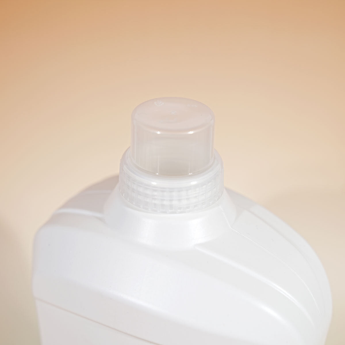 Bottle and measuring cap - 2L