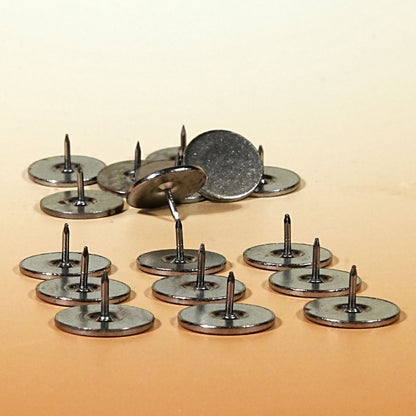 Round wick holders with thorn